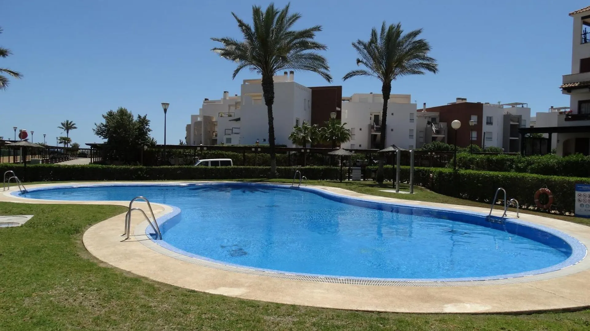 Atico Nuevo Vera Solarium Urbanizacion A Pie De Playa Lägenhet